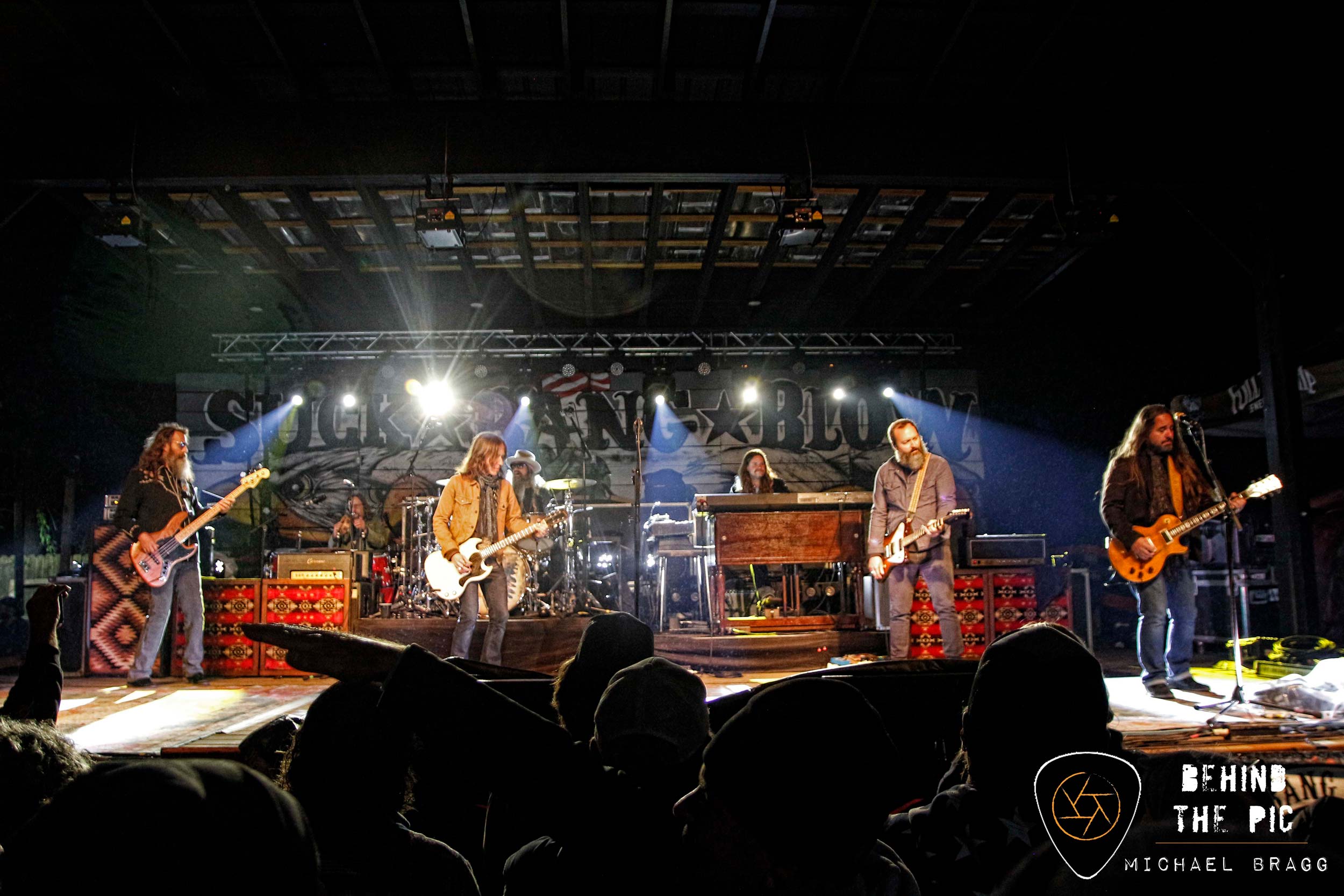 Blackberry Smoke rock Suck Bang Blow in the rain – Behind The Pic