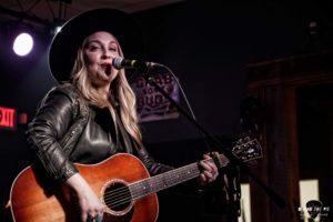 Sunny Sweeney brings Texas Country to Powdersville Pub in Piedmont South Carolina with an acoustic set