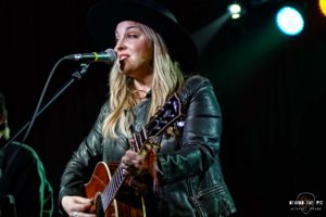 Sunny Sweeney brings Texas Country to Powdersville Pub in Piedmont South Carolina with an acoustic set