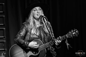 Sunny Sweeney brings Texas Country to Powdersville Pub in Piedmont South Carolina with an acoustic set