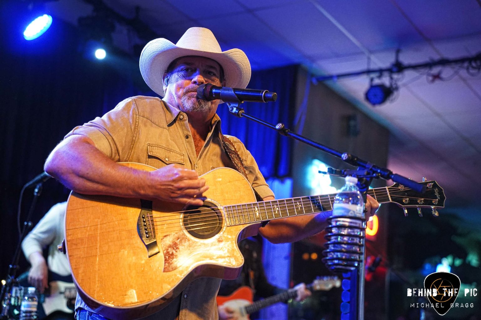 Photo Gallery: Chris Cagle at The Blind Horse Saloon – Behind The Pic